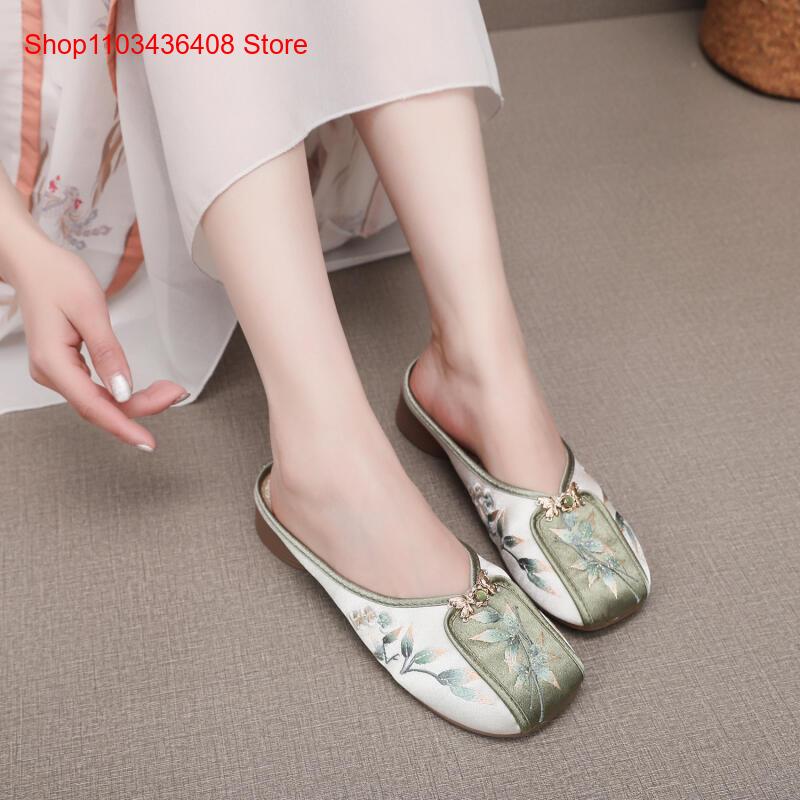 New Embroidered Slippers for H - Ethnic And Fashion recension och pris