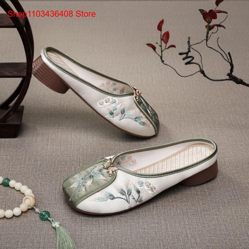 New Embroidered Slippers for H - Ethnic And Fashion recension och pris