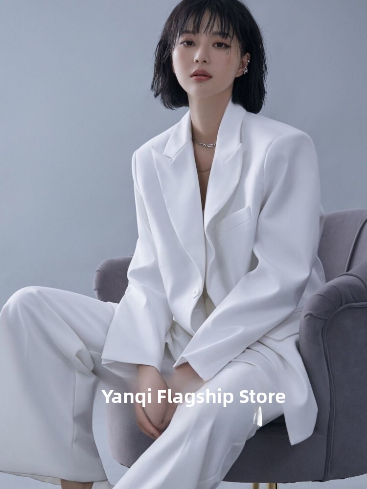 White Suit Theme Fashion Magaz - Ethnic Fashion Magazine recension och pris